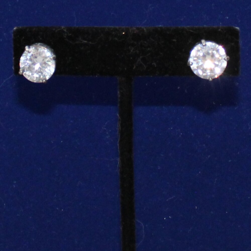 P2381 Silpada Crown Jewel Stud Earrings